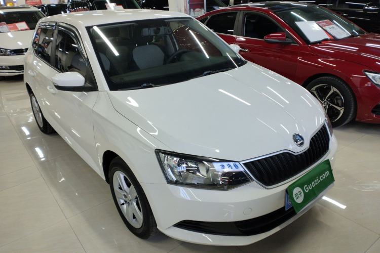 Used Skoda Fabia 2017 1.4L Automatic Car Enjoy Edition Front Right 45 Deg