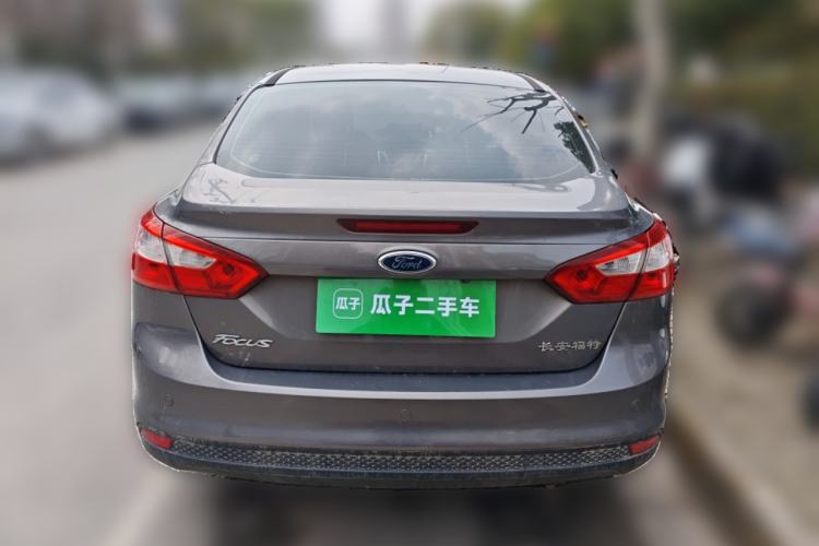Used Ford Focus 2012 Sedan 1.6L Manual Fashion Edition
