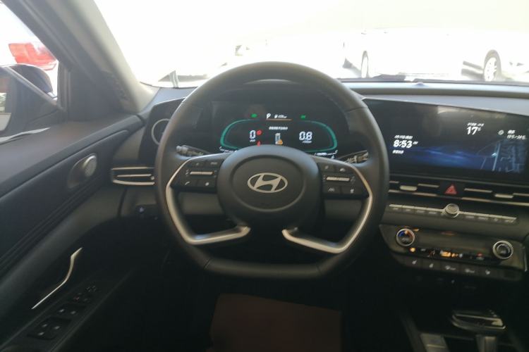 Used Hyundai Elantra 2023 1.5L CVT LUX Prestige Edition