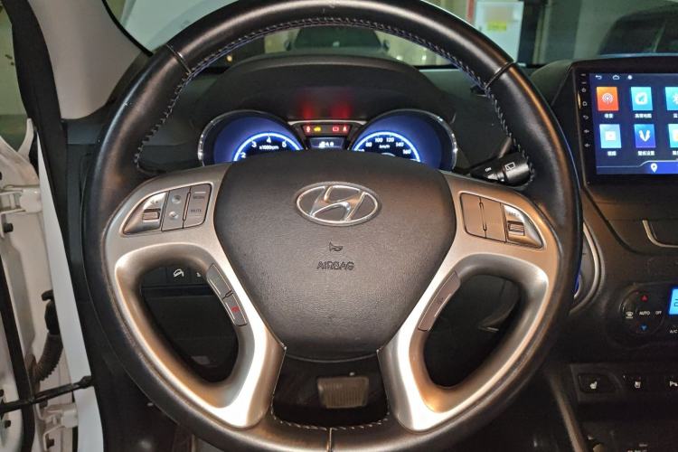 Used Hyundai ix35 2013 2.0L Automatic Two-Wheel Drive Leading GLX China IV Standard Steering Wheel