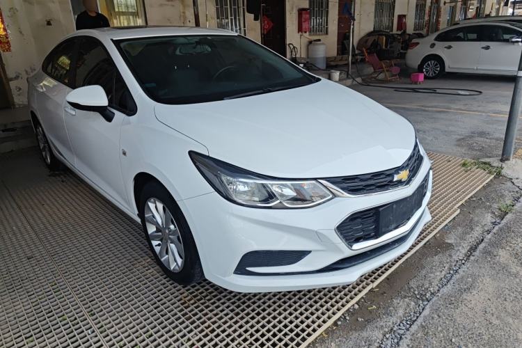 Used Chevrolet Cruze 2018 320 Automatic Pioneer Sunroof Edition
