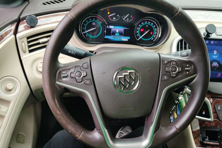 Used Buick LaCrosse 2013 2.4L SIDI Leading Comfort Version
