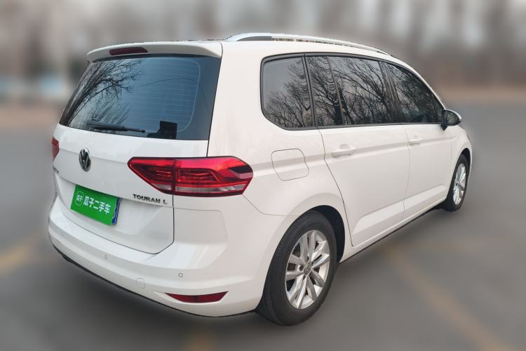 Used Volkswagen Touran 2016 Volkswagen Touran L 280TSI DSG Comfort Edition Rear Right 45 Deg