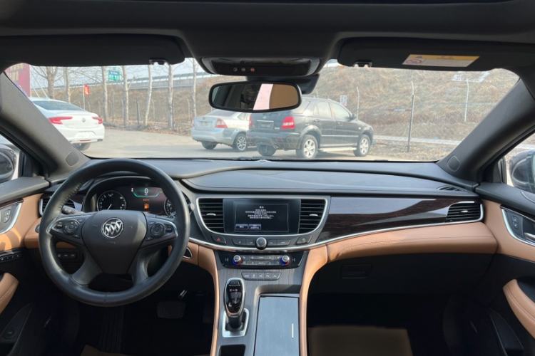 Used Buick LaCrosse 2018 28T Luxury Model
