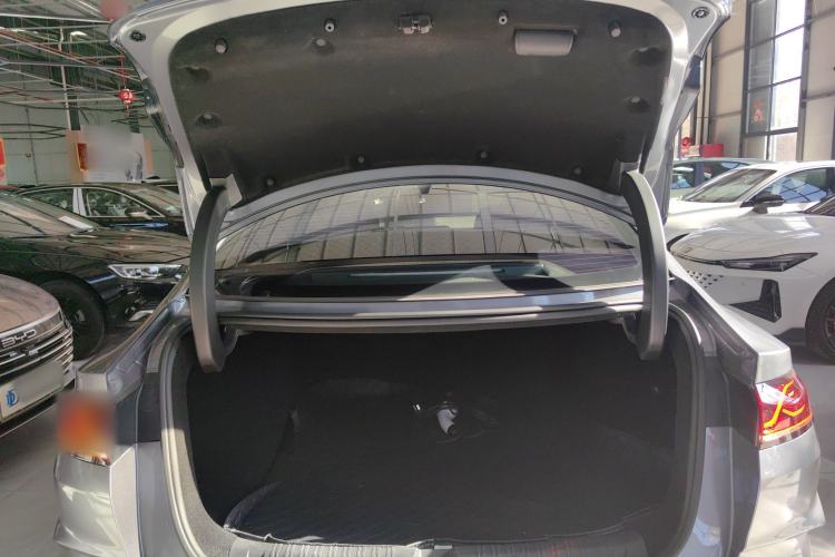 Used BYD Qin L 2025 DM-i Smart Drive 120KM Superior Model