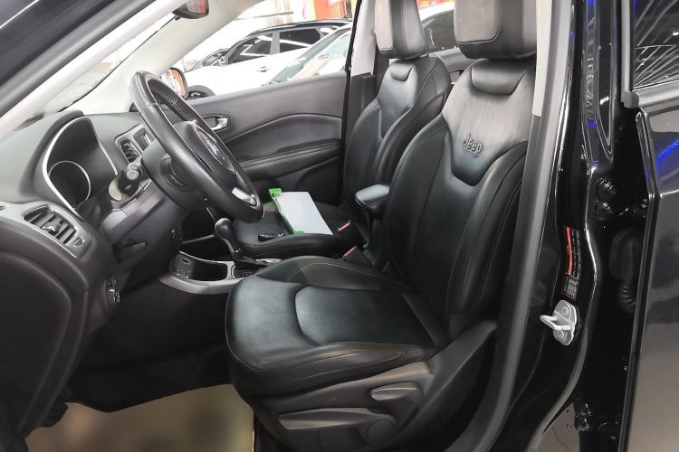 Used Jeep Compass 2017 200T Automatic Family Edition
