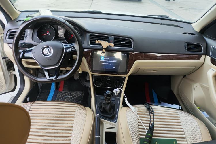 Used Volkswagen Lavida 2015 1.6L Manual Comfort Edition