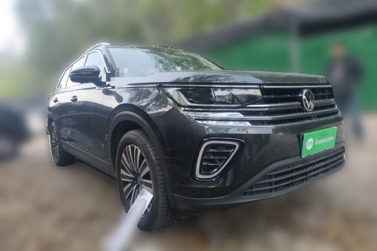Used Volkswagen Tavendor 2024 330TSI Luxury Touring Edition Exterior 2