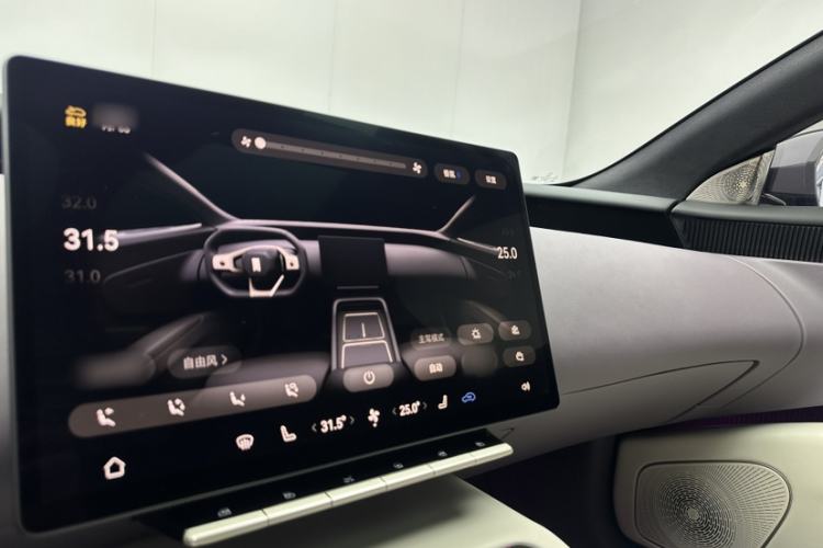 Used Avatr 12 2024 700 Three-Laser Rear-Wheel Drive Luxury Edition Audio And AC Panel