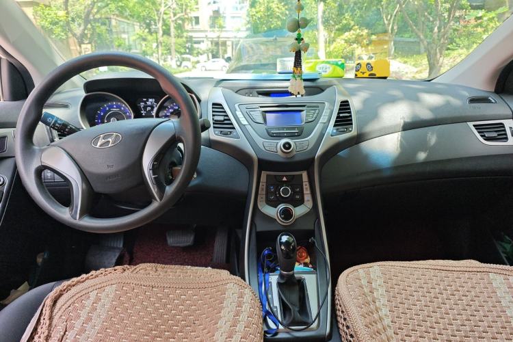 Used Hyundai Elantra (5th Generation / Langdong) 2015 1.6L Automatic Fashion Model