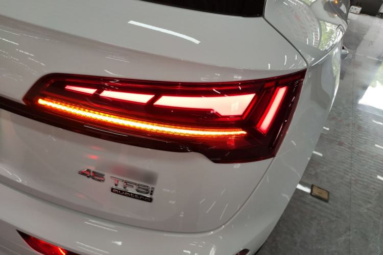 Used Audi Q5L 2024 45 TFSI Luxury Dynamic Model Right Rear Taillight