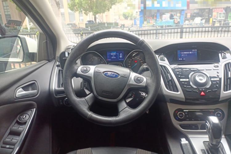 Used Ford Focus 2012 Hatchback 2.0L Automatic Luxury Sport Model Steering Wheel