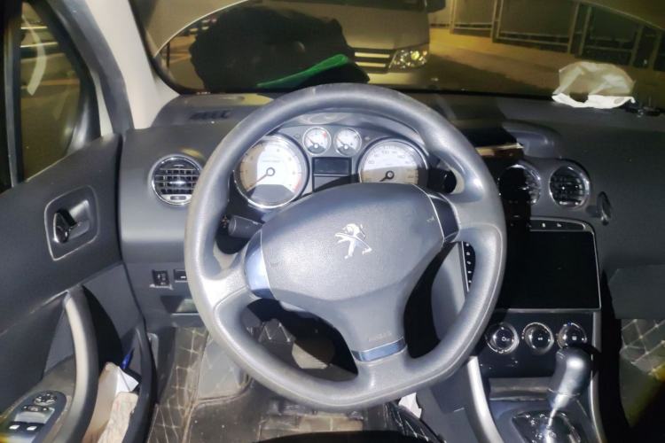 Used Peugeot 408 2013 1.6L Automatic Comfort Edition Steering Wheel