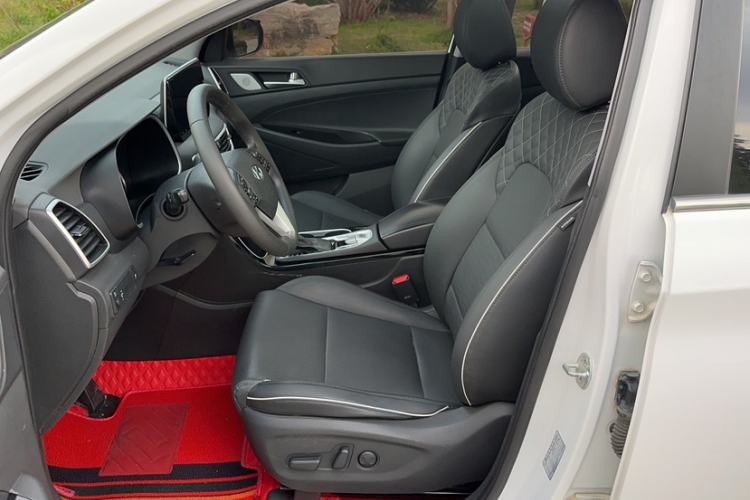 Used Hyundai Tucson 2019 280TGDi Dual-Clutch Two-Wheel Drive Fashion Edition China VI Standard Left Front Seat