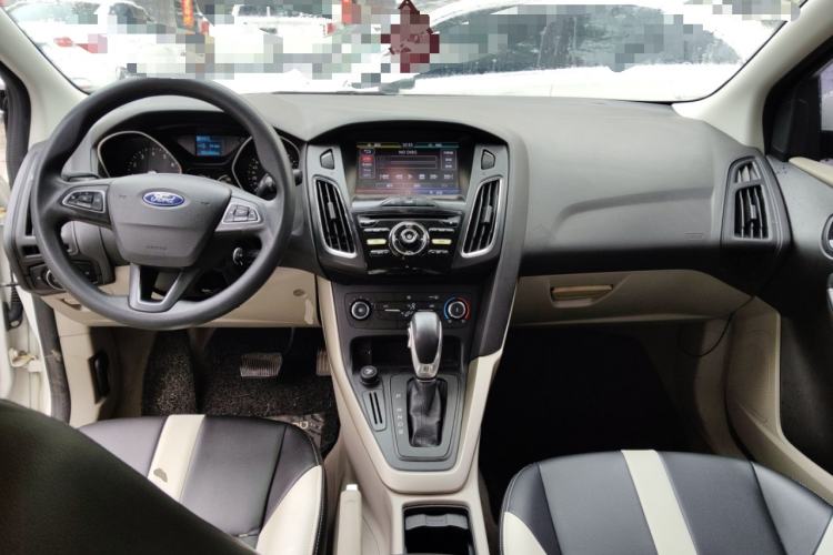 Used Ford Focus 2015 Sedan 1.6L Automatic Comfort Model Center Console