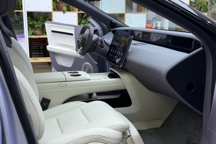 Used Avatr 06 2025 Pro Range-Extended Edition Interior 7