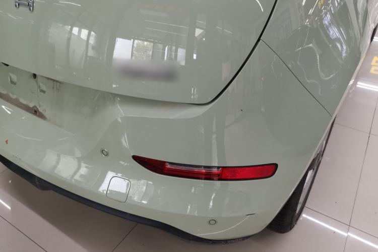 Used ORA Good Cat 2023 401 km Standard Range Luxury Version Lithium Iron Phosphate Exterior 3