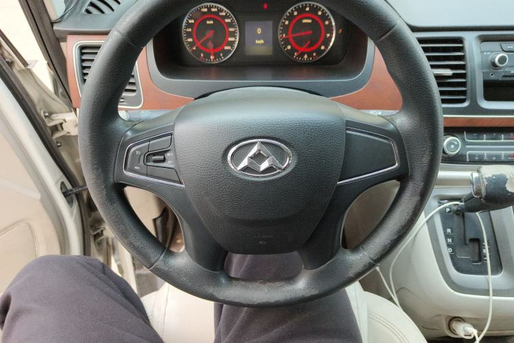 Used SAIC MAXUS G10 2016 2.0T Automatic Fashion Edition Steering Wheel