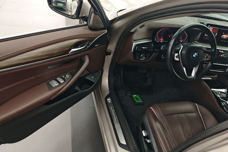 Used BMW 5 Series 2022 Updated 530Li Leading Edition Luxury Package Driver Seat