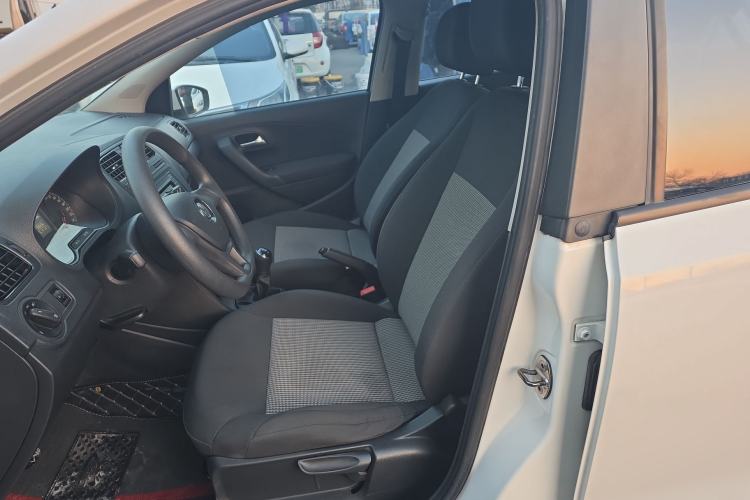 Used Volkswagen Polo 2016 1.4L Manual Fashion Model