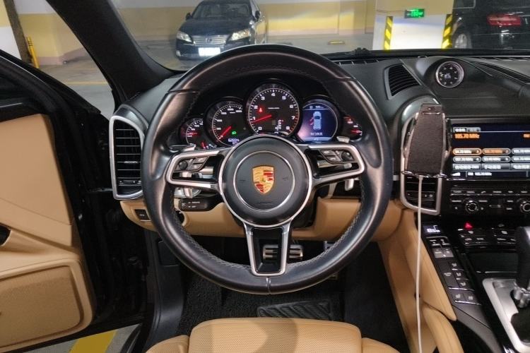 Used Porsche Cayenne 2015 Cayenne 3.0T Steering Wheel