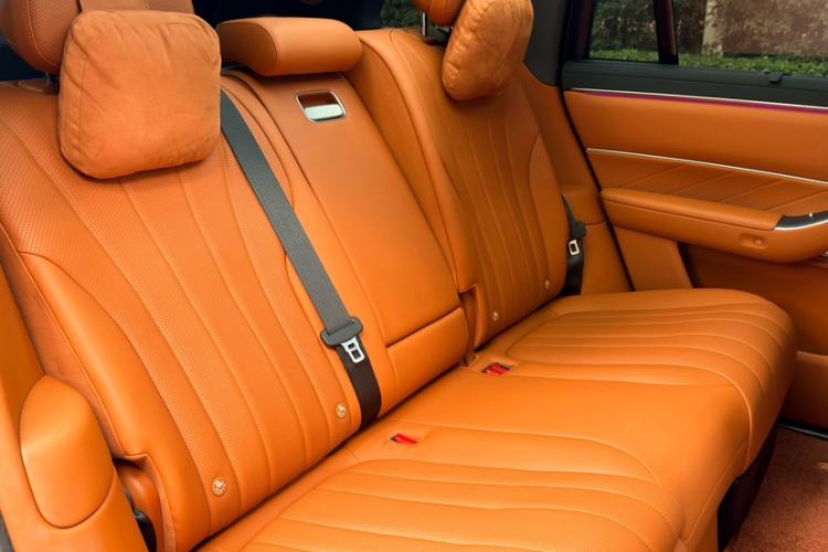 Used Hima AITO M8 2025 Extended-Range Max+ Version 53.4 kWh 5-Seater Edition Interior 2