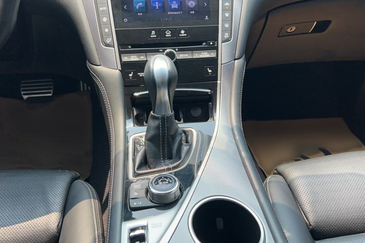 Used Infiniti Q50 2014 3.7L Luxury Sport Edition Gear Lever