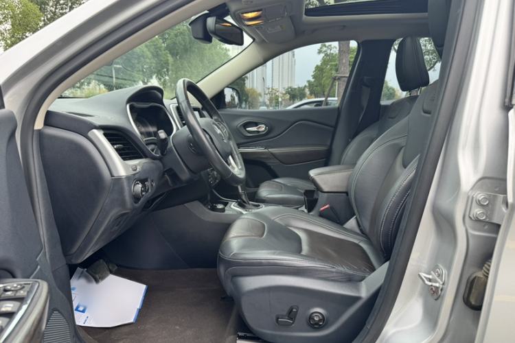 Used Jeep Cherokee 2016 2.4L Superior Edition