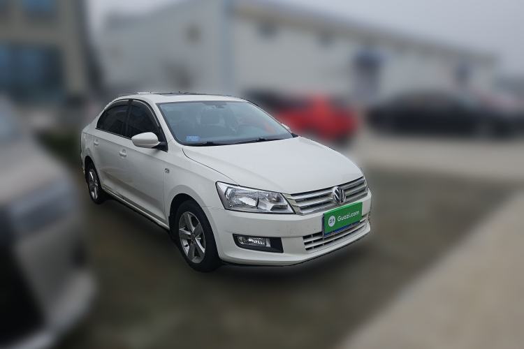 Used Volkswagen Santana 2015 1.4L Manual Comfort Edition Front Right 45 Deg