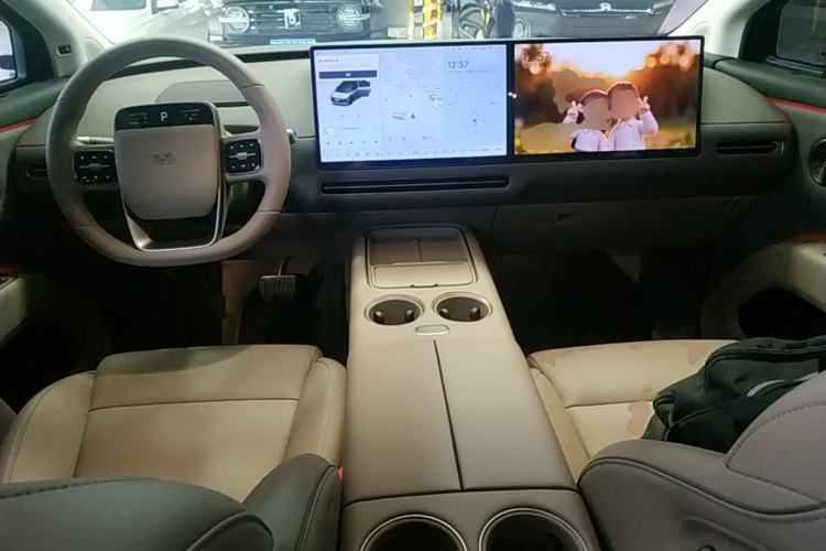 Used Li Auto i8 2025 Model Standard Version
