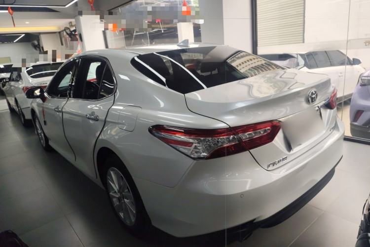 Used Toyota Camry 2021 2.0G Luxury Edition
