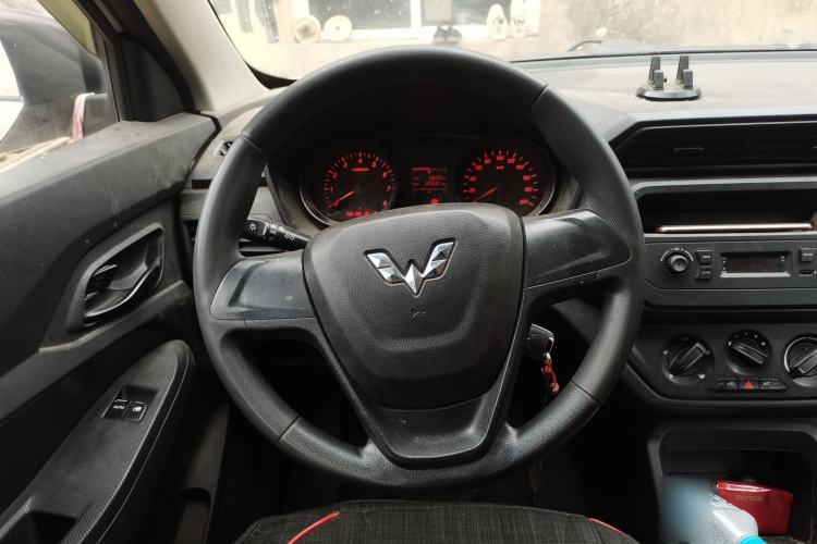 Used Wuling Hongguang 2019 1.5L S Basic Version China VI Standard LAR