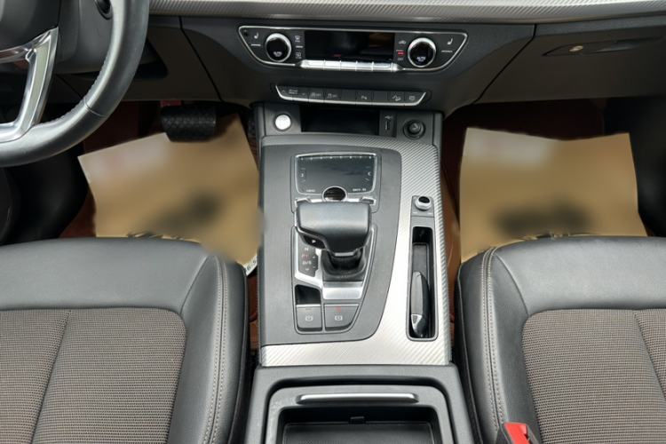 Used Audi Q5L 2018 45 TFSI Prestige Fashion Edition China V Emission Standard Interior 4