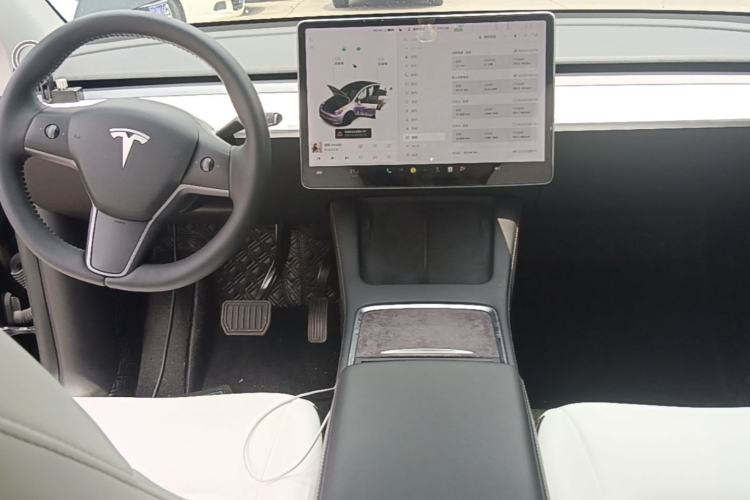 Used Tesla Model Y 2021 Long-Range All-Wheel-Drive Version 3D7
