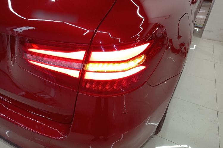 Used Mercedes-Benz GLC 2018 GLC 260 4MATIC Luxury Model
