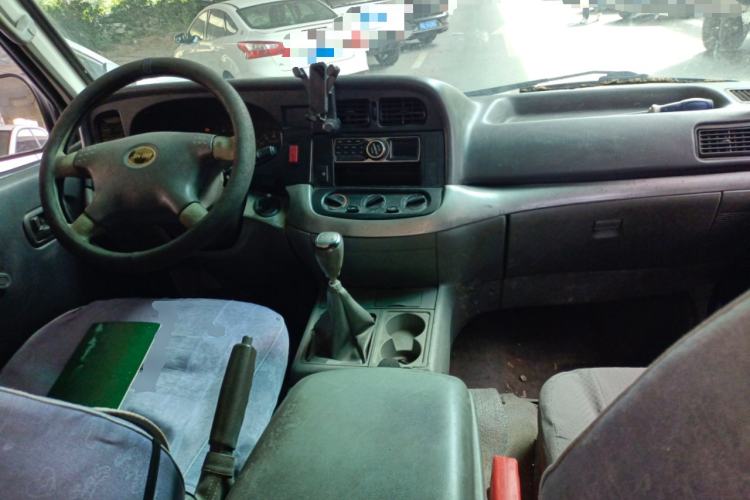 Used Jinbei Hiace 2011 2.0L 5th Generation Kuaiyunwang Standard Version 4G20B Center Console