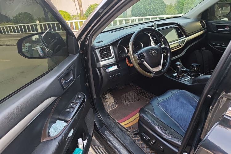 Used Toyota Highlander 2018 2.0T Four-Wheel Drive Luxury Edition 7 Seats China V Emission Standard