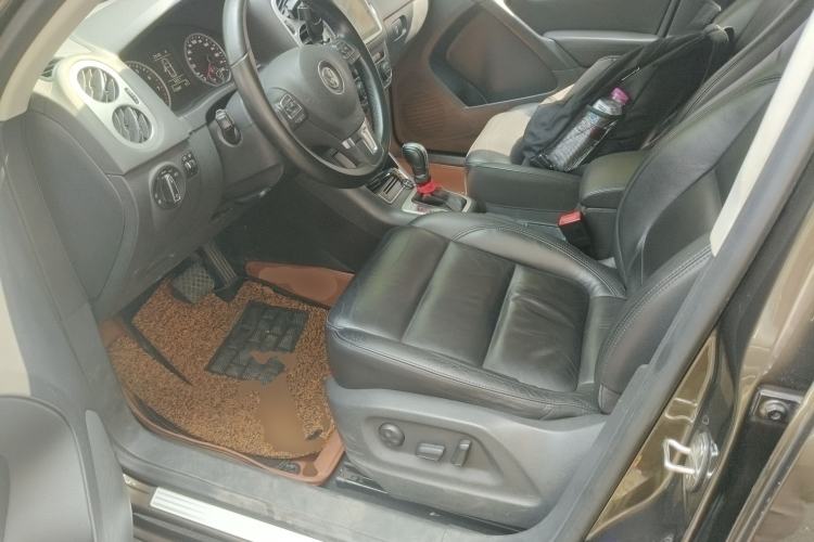 Used Volkswagen Tiguan 2015 1.8TSI Automatic All-Wheel Drive Comfort Edition Left Front Seat