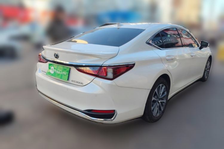 Used Lexus ES 2022 300h Excellence Edition

