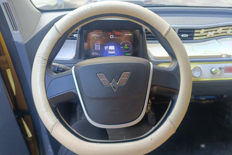 Used Wuling Hongguang MINIEV 2021 Macaron Fashion Model Lithium Iron Phosphate Steering Wheel