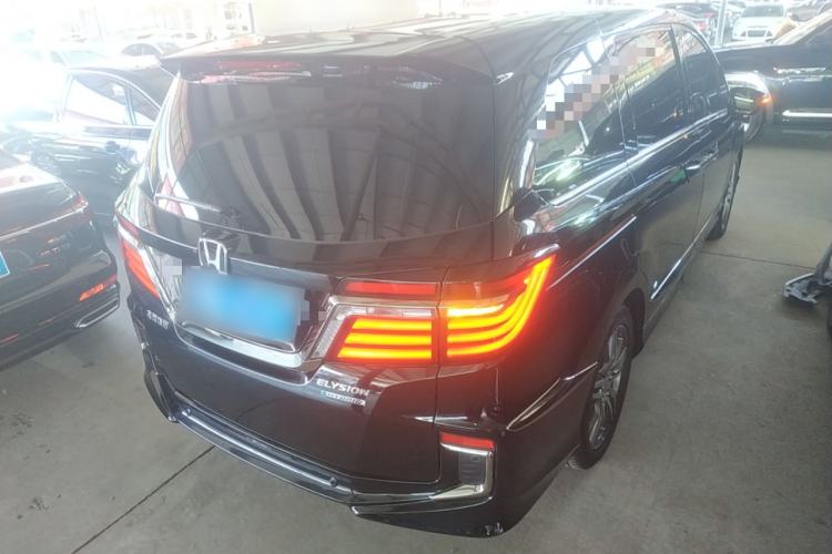 Used Honda Elysion 2019 2.0L Hybrid Luxury Edition Rear Right 45 Deg
