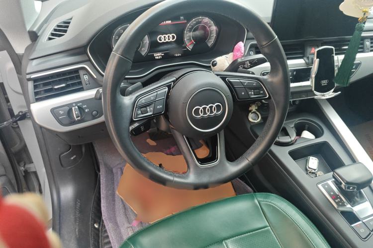 Used Audi A5 2021 Sportback 40 TFSI Stylish and Elegant Model Steering Wheel