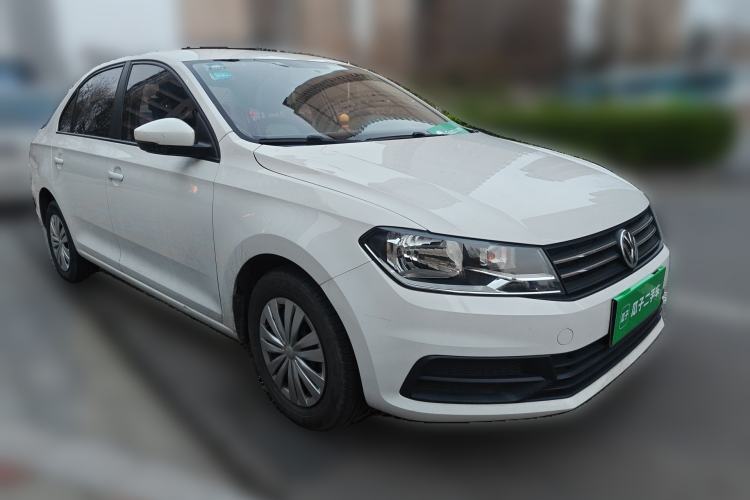 Used Volkswagen Santana 2016 1.4L Manual Fashion Edition Front Right 45 Deg