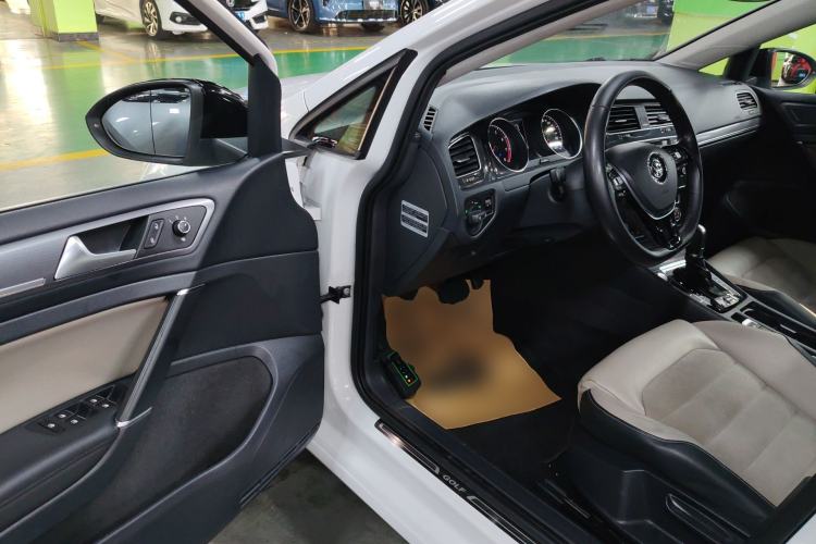 Used Volkswagen Golf 2017 230TSI Automatic Luxury Million-Vehicle Commemorative Edition