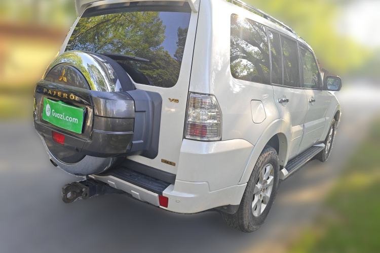 Used Mitsubishi Pajero 2015 3.0L Automatic Elite Plus Version China V Standard Exterior 5