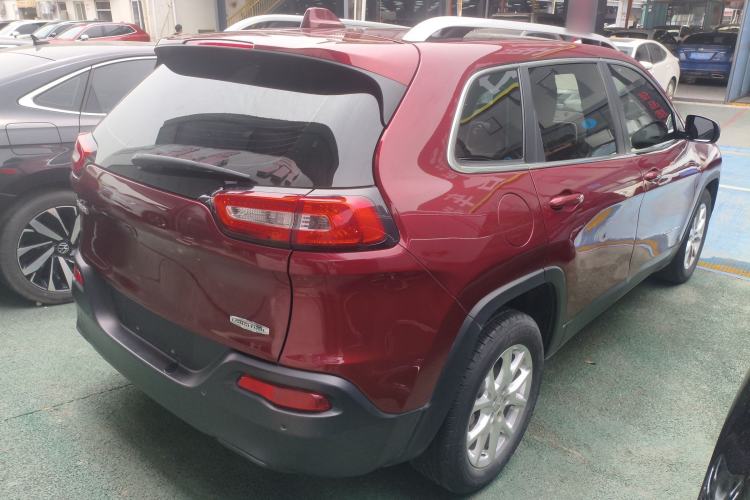 Used Jeep Cherokee 2016 2.0L Superior Edition