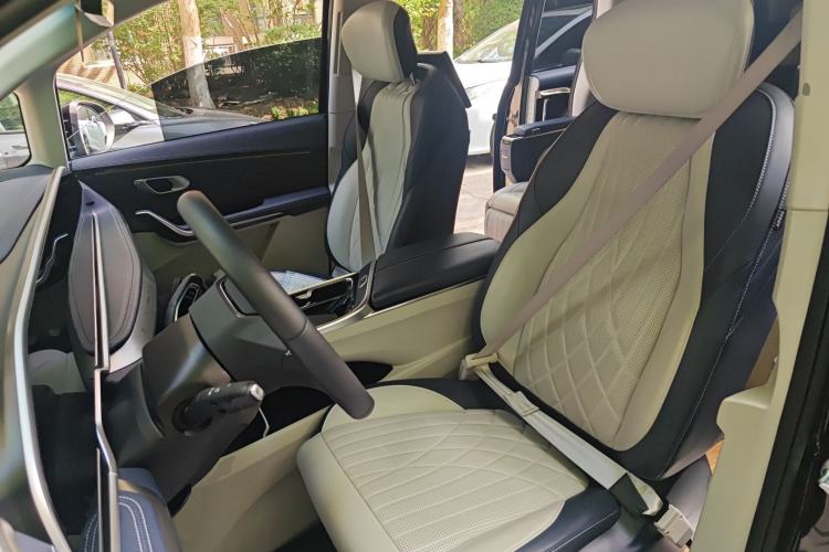 Used SAIC MAXUS G90 2023 2.0T Interstellar Seven-Seater
