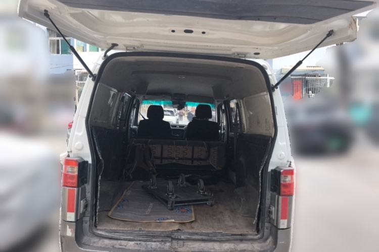 Used Jinbei New Hiace S 2021 1.5L Business Central Air-Conditioned Van China VI Standard SWC15M Trunk