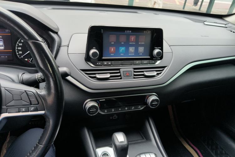 Used Nissan Teana 2019 2.0L XL Comfort Edition Center Console