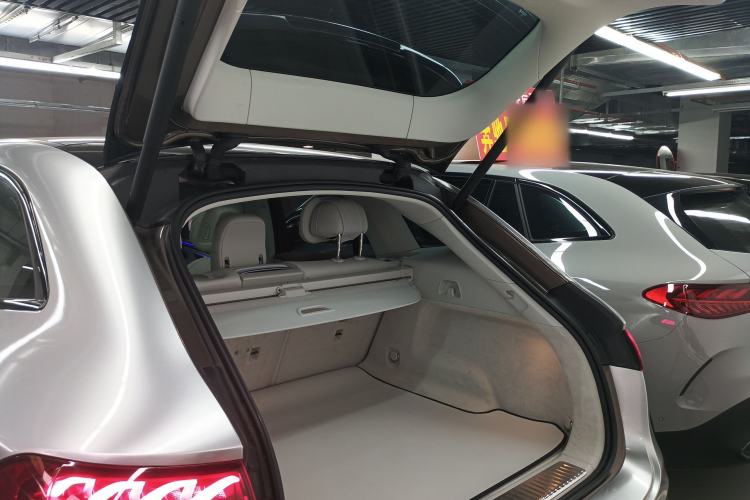 Used Mercedes-Benz EQE SUV 2024 500 4MATIC Flagship Edition Trunk